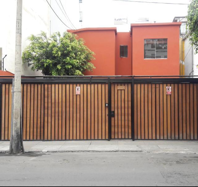 Miraflores 569 *